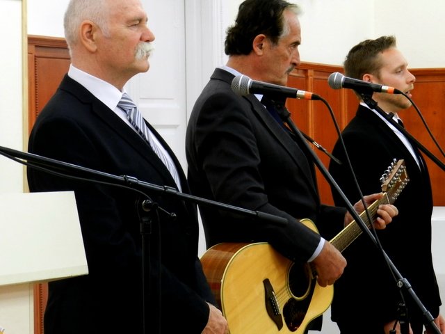 56-ra emlékeztünk 15